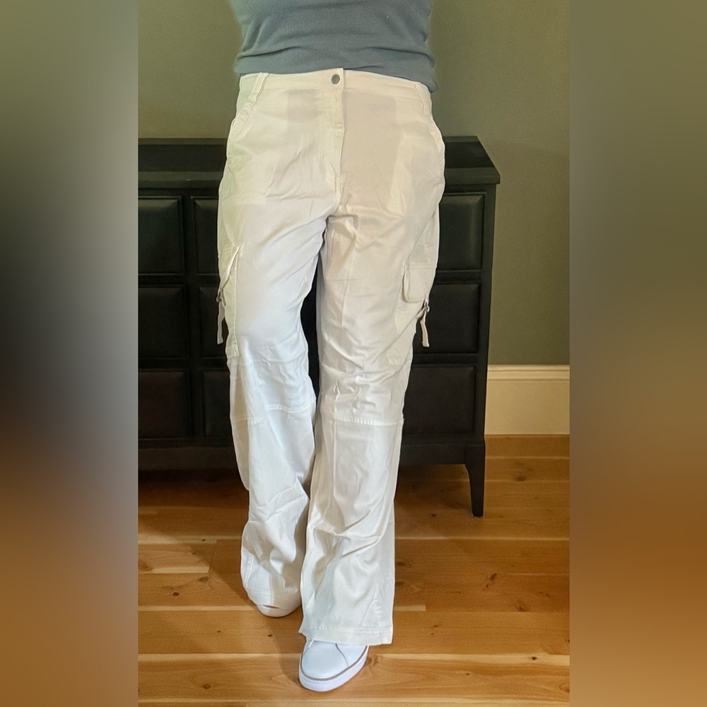 American Eagle stretch cargo pants size 16 regular